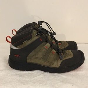 Keen Waterproof Hiking Shoes/Boots Size 9